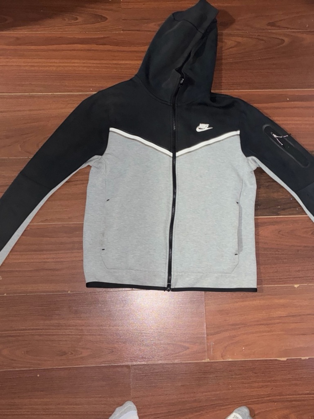 Nike Men’s Black & Gray Full‑Zip Hooded Performance Jacket
